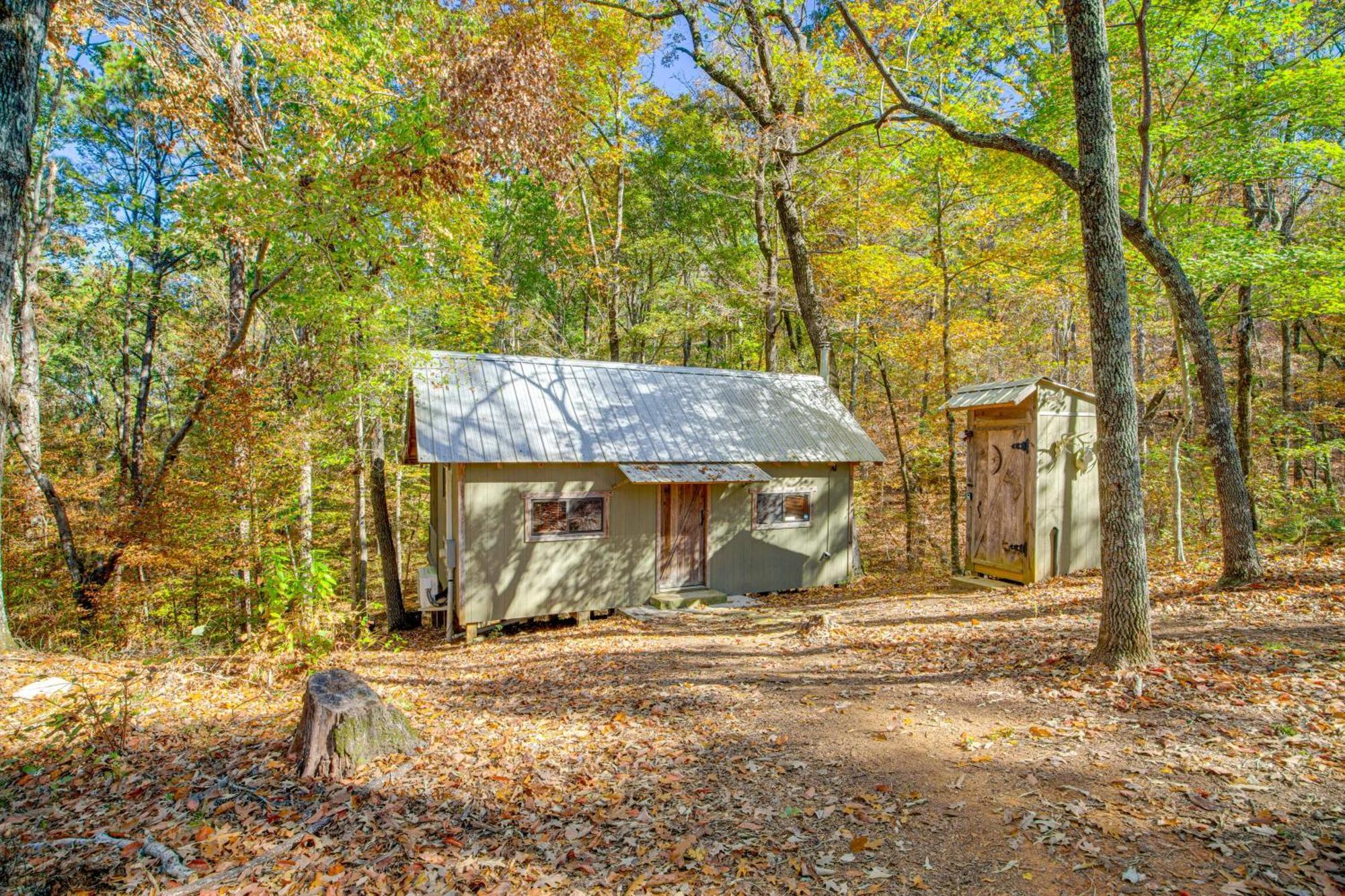 Secluded Tallassee Cabin With Fire Pit And Porch! Exterior photo